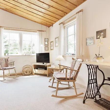 Two-bedroom Holiday In Vaeggerlose 22 * Bøtø By