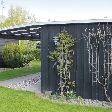 Two-bedroom Holiday In Vaeggerlose 22 Bøtø By